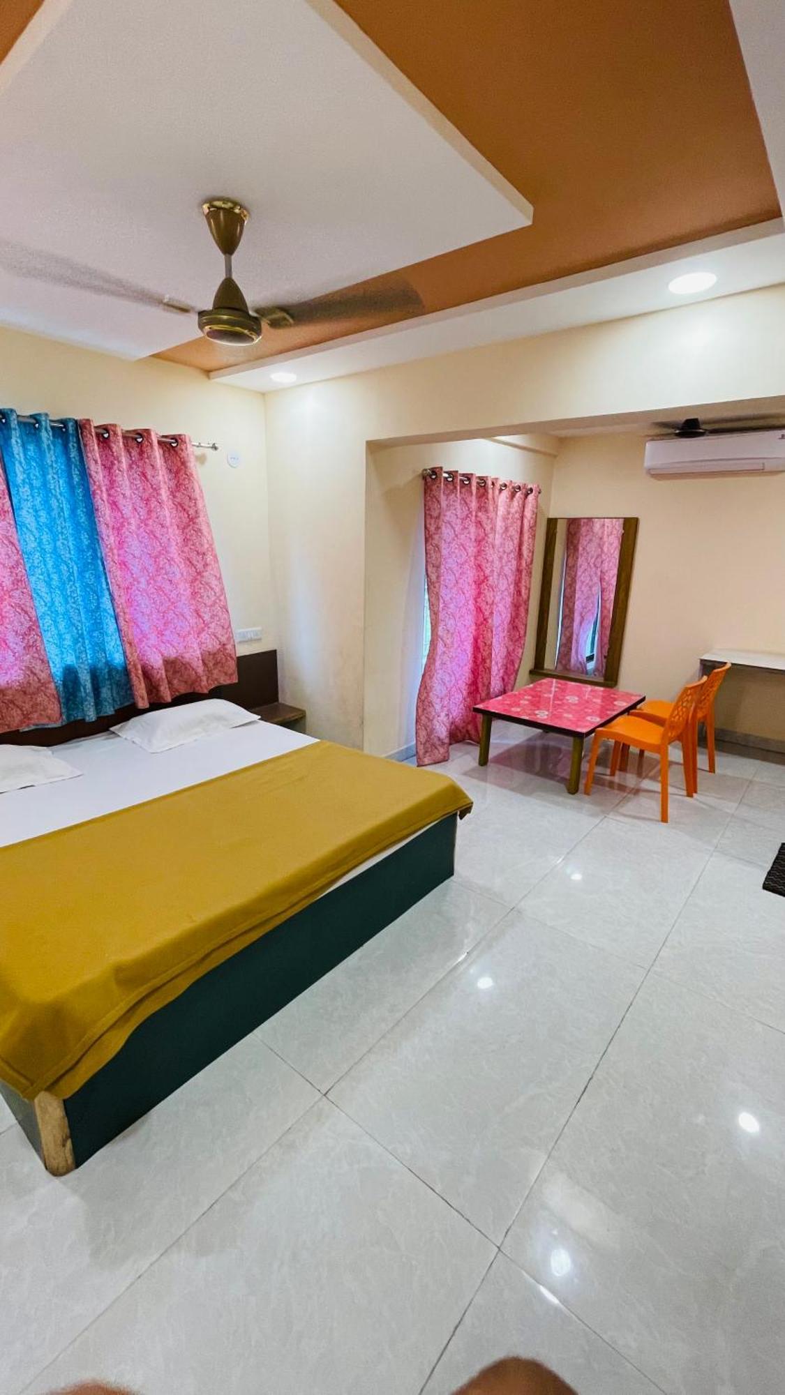Devka House Hotell Daman Exteriör bild
