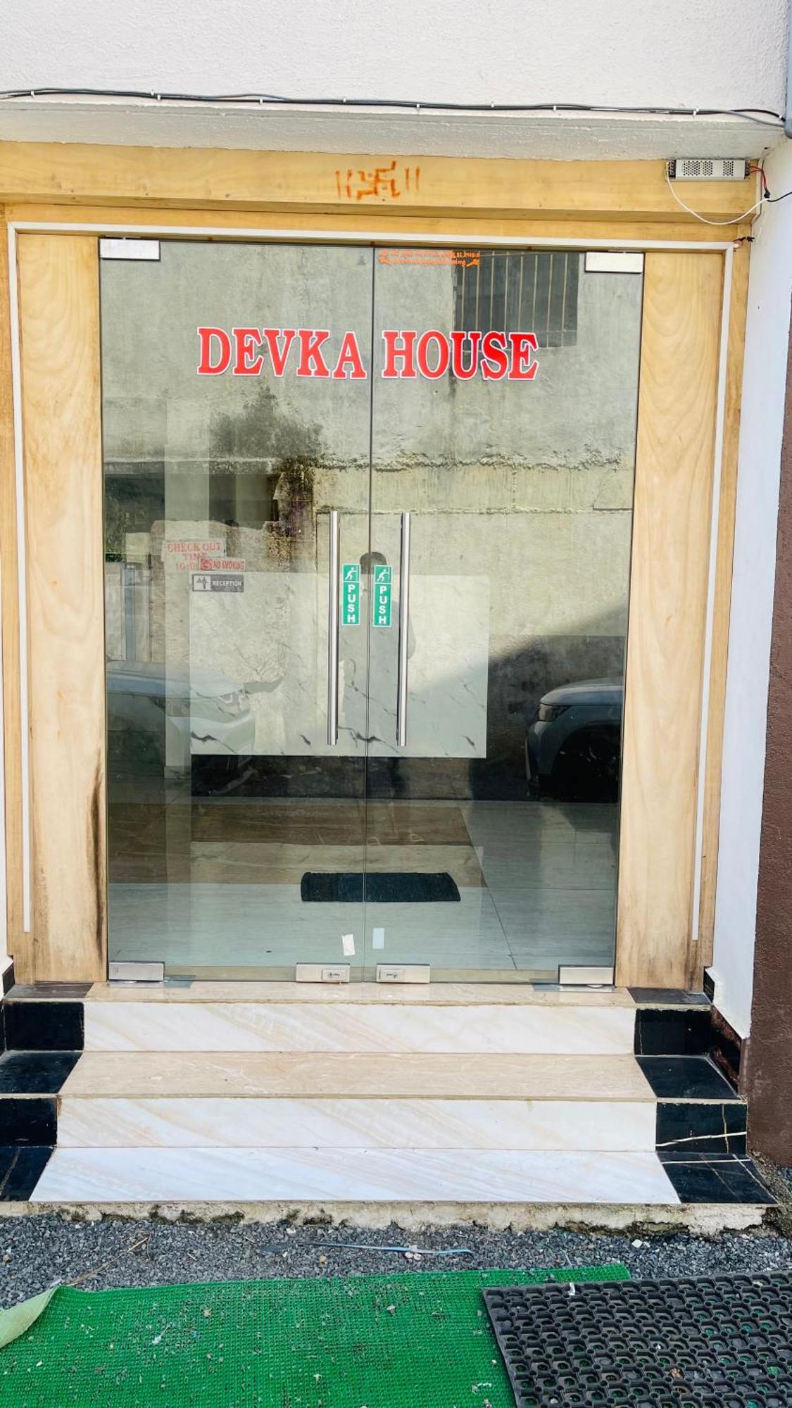 Devka House Hotell Daman Exteriör bild